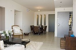 מבט לפינת האוכל